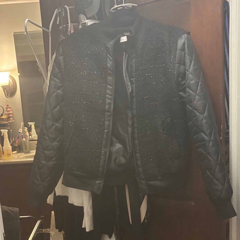 VENUS Black Quilted-Sleeve Bomber Jacket